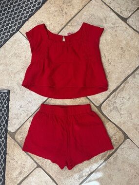 Pink Lily Red Textured Cropped Tank Top